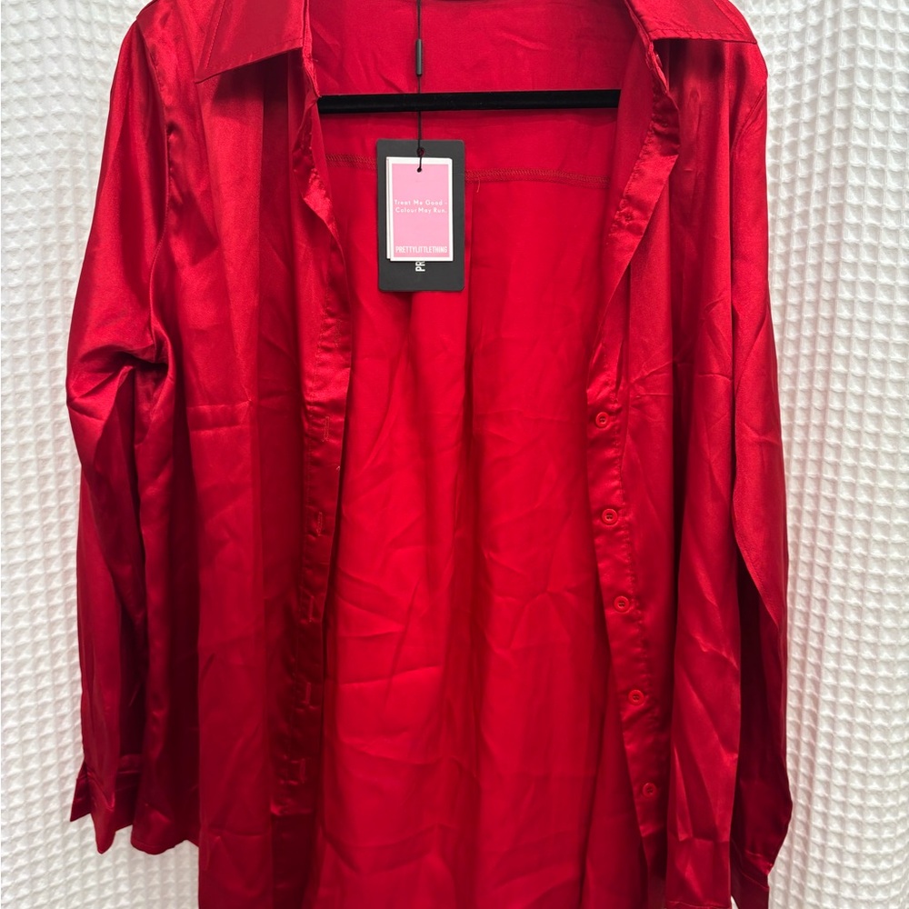 PrettyLittleThing Scarlet Satin Blouse